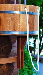 Oak stress-shower for sauna